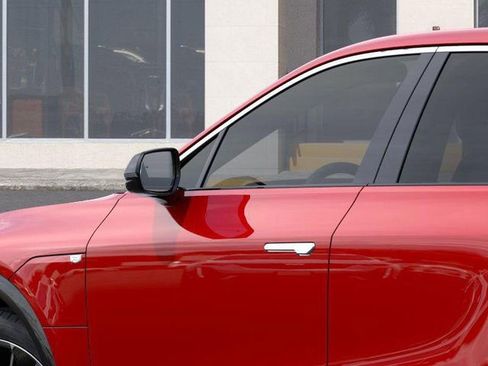 New 2025 Cadillac Lyriq Luxury image 12