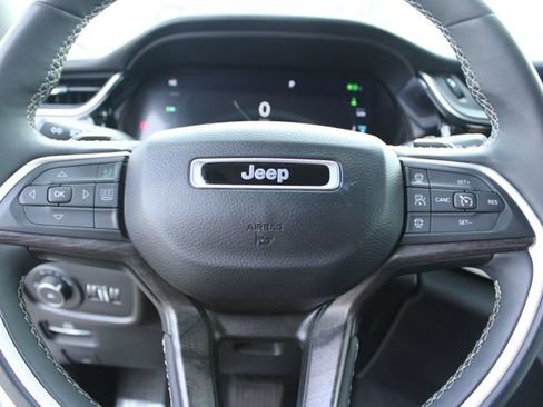 Used 2024 Jeep Grand Cherokee Limited 4xe AWD/4WD image 18