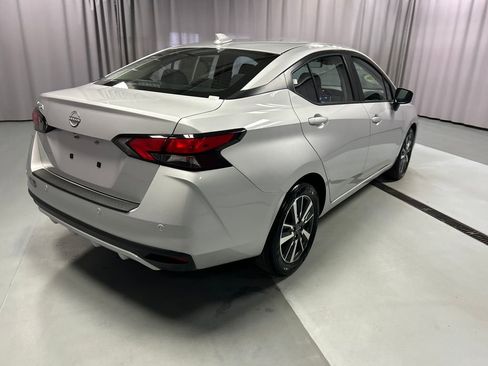 Used 2025 Nissan Versa SV image 7