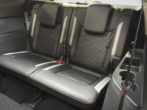 New 2026 Volkswagen Atlas Peak Edition AWD/4WD image 32