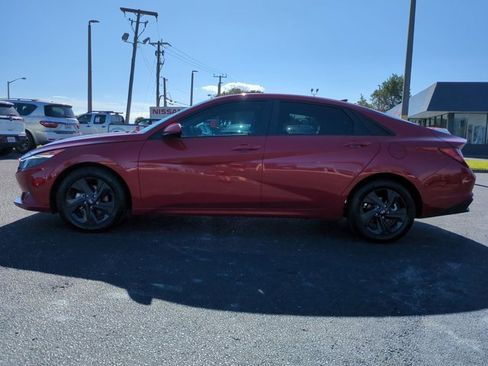 Used 2023 Hyundai Elantra SEL w/ Cargo Package image 7