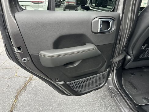 New 2026 Jeep Gladiator Sahara image 19