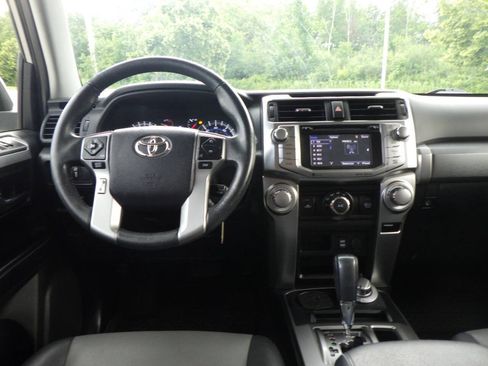 Used 2018 Toyota 4Runner SR5 Premium AWD/4WD image 21