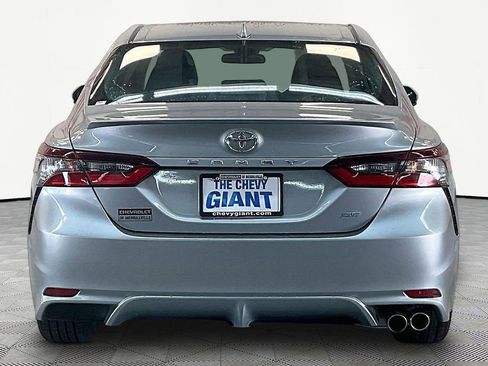 Used 2022 Toyota Camry SE FWD image 6
