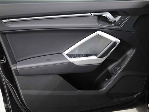 Used 2024 Audi Q3 2.0T Premium w/ Convenience Package image 16