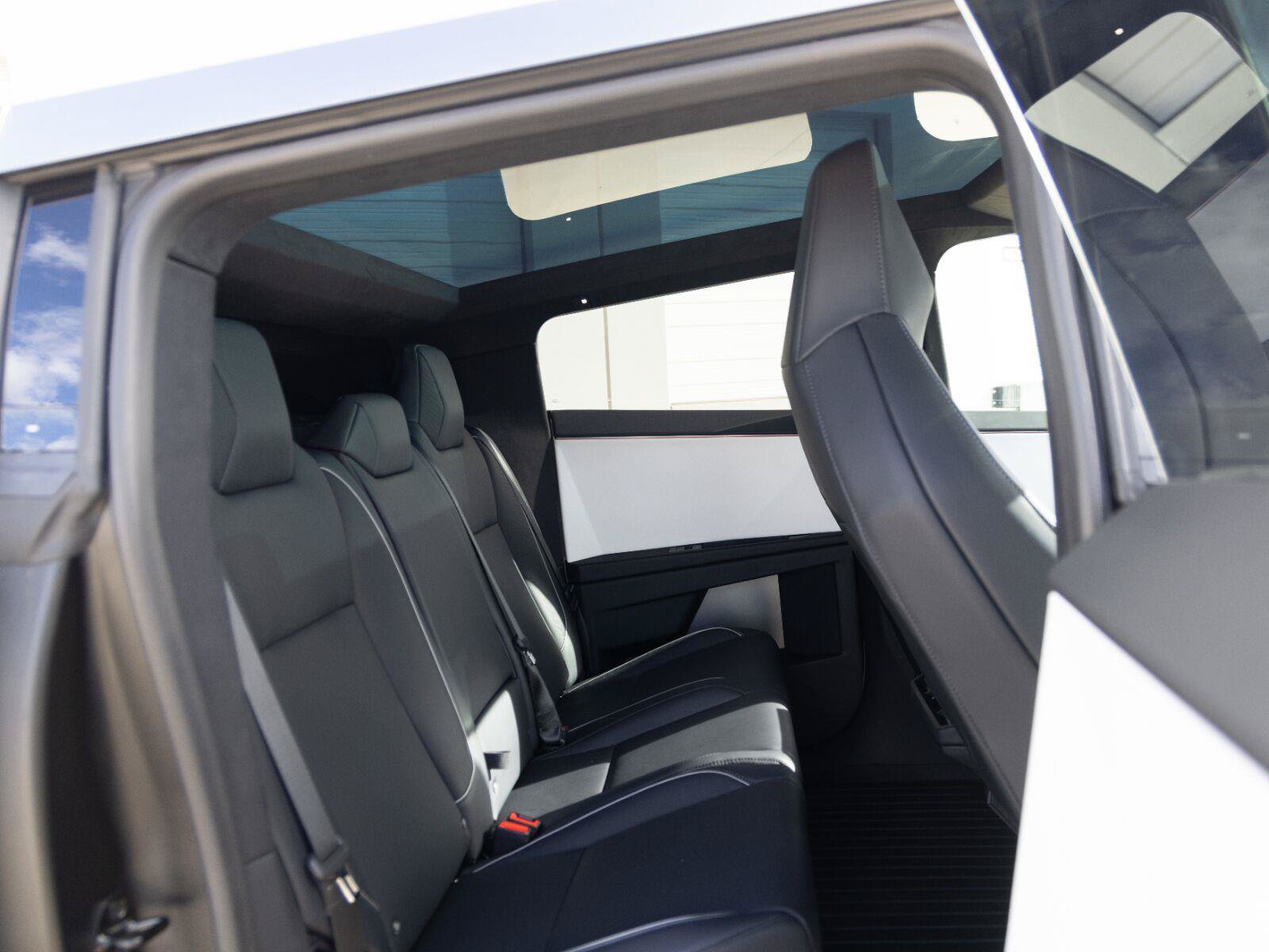 Used 2024 Tesla Cybertruck Cyberbeast AWD/4WD image 25