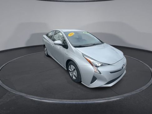 Used 2016 Toyota Prius Four image 3