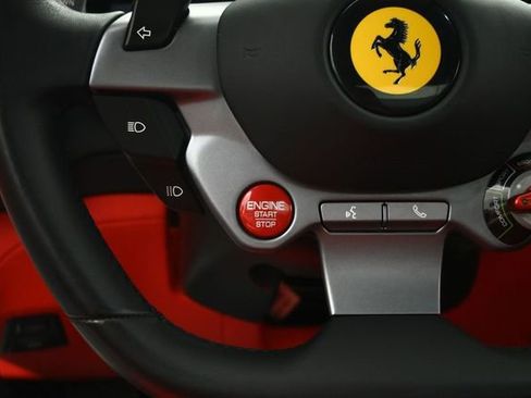 Used 2020 Ferrari Portofino RWD image 44