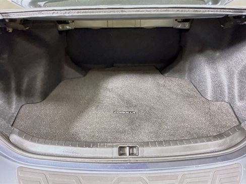 Used 2018 Toyota Corolla LE w/ Carpet Mat Package (TMS) FWD image 34