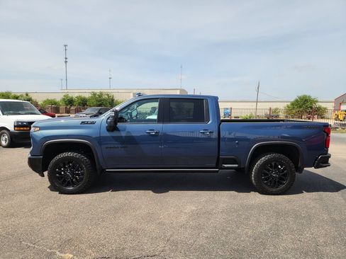 Used 2025 Chevrolet Silverado 2500 LTZ w/ LTZ Plus Package AWD/4WD image 4