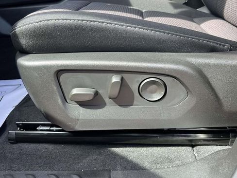 New 2026 GMC Canyon Elevation w/ Convenience Package image 30