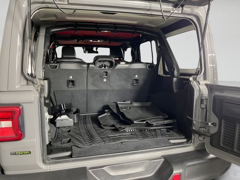 Used 2021 Jeep Wrangler Unlimited Rubicon w/ Safety Group AWD/4WD image 14