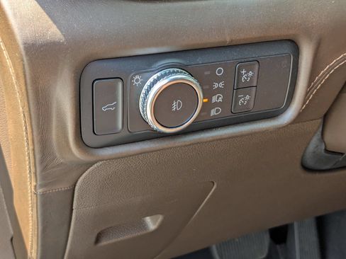Certified 2022 Ford Explorer King Ranch w/ Premium Technology Package AWD/4WD image 13