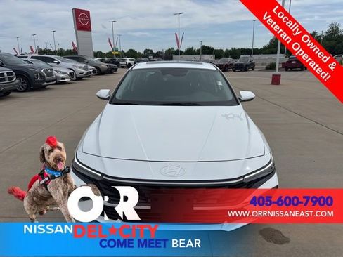 Used 2025 Hyundai Elantra SEL FWD image 8