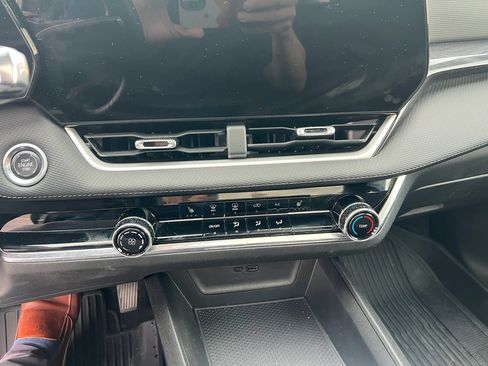 Used 2025 Chevrolet Equinox LT image 15