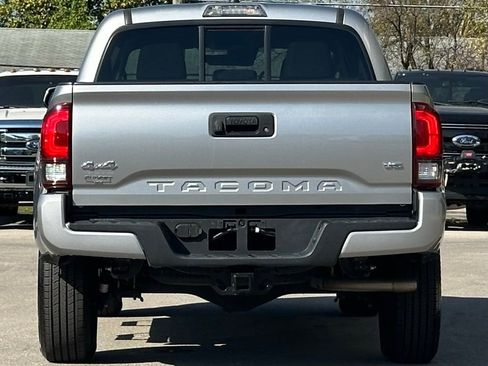 Used 2020 Toyota Tacoma SR image 10