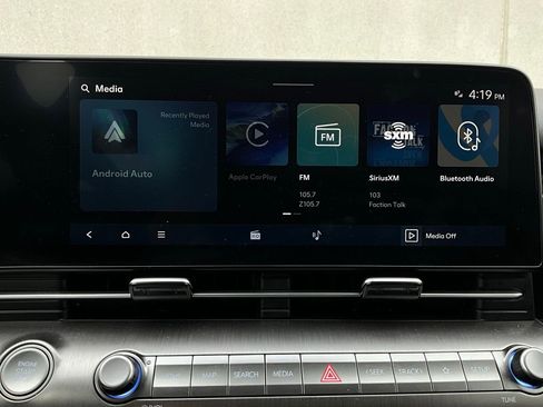 Used 2025 Hyundai Kona SEL image 32