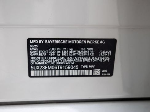 Used 2026 BMW X7 xDrive40i w/ M Sport Package AWD/4WD image 33