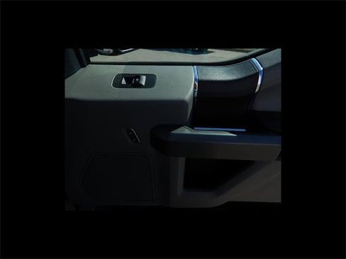 Used 2018 Ford F150 XLT image 16