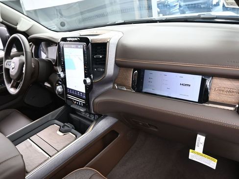 New 2025 RAM 1500 Limited image 32