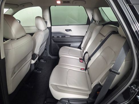 Used 2025 Nissan Pathfinder SL FWD image 22