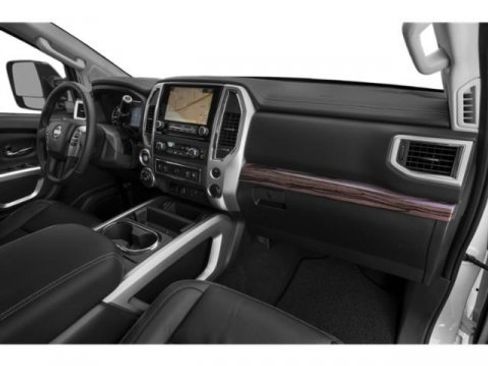 Used 2021 Nissan Titan SL w/ Moonroof Package image 18