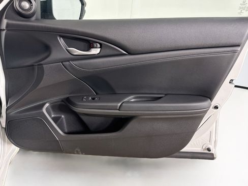 Used 2019 Honda Insight Touring image 32