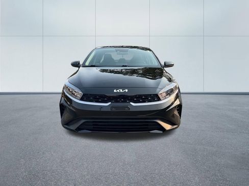 Used 2023 Kia Forte LXS image 3