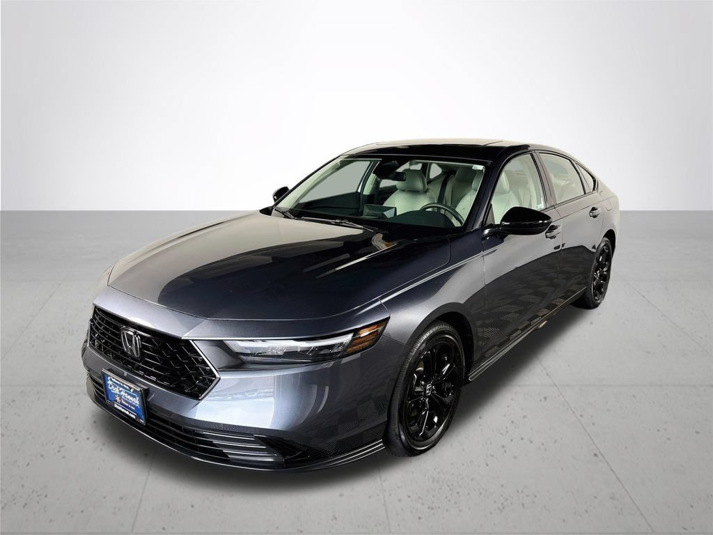 Used 2025 Honda Accord SE image 2
