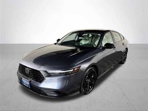 Used 2025 Honda Accord SE image 2