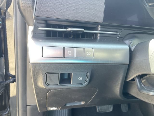 Used 2025 Hyundai Kona SEL FWD image 34