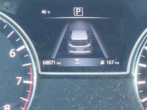 Used 2019 Nissan Pathfinder S image 11