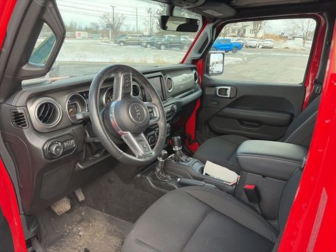 Used 2022 Jeep Wrangler Unlimited Sahara w/ Cold Weather Group image 5