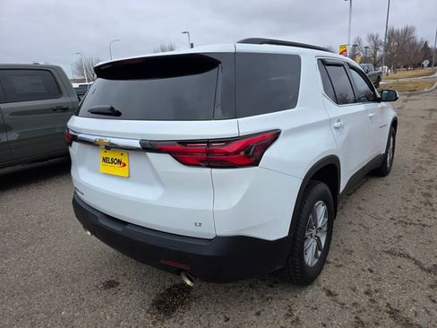 Used 2022 Chevrolet Traverse LT image 8