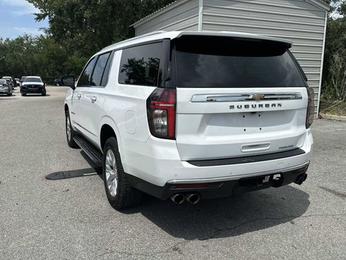 Used 2023 Chevrolet Suburban Premier AWD/4WD image 4