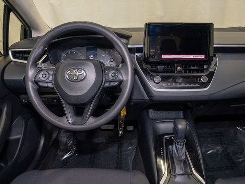 Used 2023 Toyota Corolla LE image 6