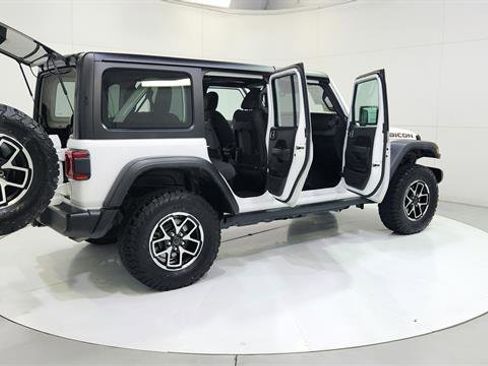 Used 2024 Jeep Wrangler Unlimited Rubicon image 32