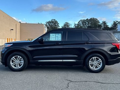 Certified 2022 Ford Explorer XLT w/ Equipment Group 202A image 7