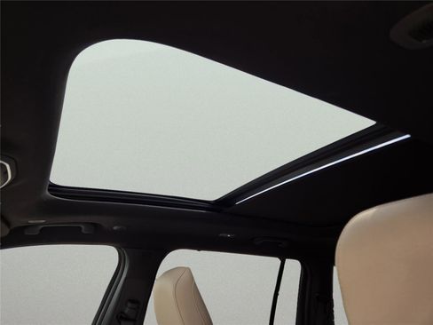 New 2025 Jeep Grand Cherokee L Limited w/ Luxury Tech Group II image 50