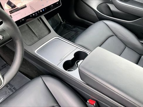 Used 2023 Tesla Model 3 Standard Range image 17