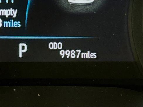 Used 2025 Toyota Sienna XLE image 10