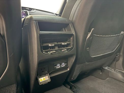 Used 2023 Jeep Grand Cherokee Altitude AWD/4WD image 17