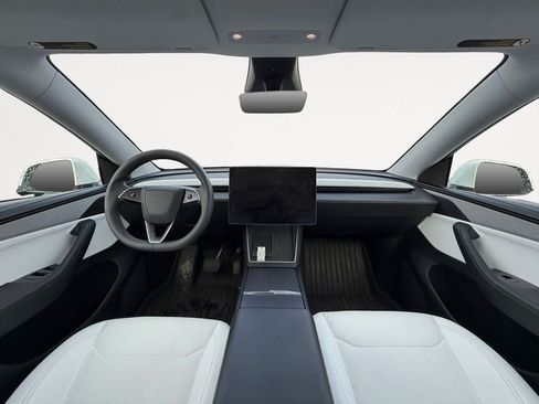 Used 2026 Tesla Model Y AWD image 11