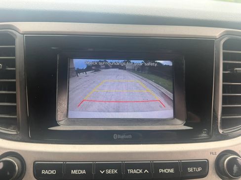 Used 2020 Hyundai Accent SE w/ Cargo Package FWD image 21