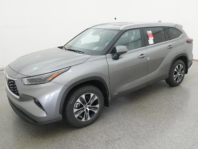 New 2025 Toyota Highlander XLE