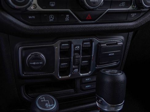 Used 2025 Jeep Wrangler Unlimited Sport image 17