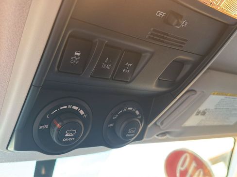 Used 2019 Toyota 4Runner TRD Off-Road AWD/4WD image 28