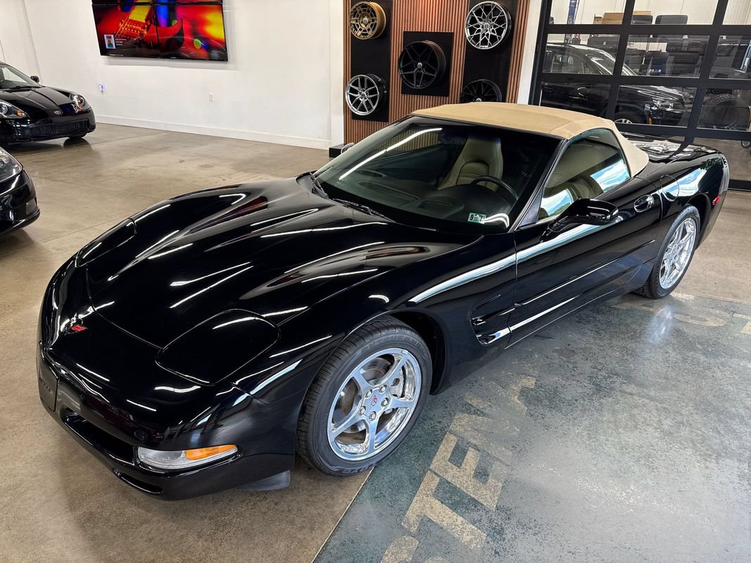 Used 2002 Chevrolet Corvette Convertible w/ Preferred Equipment Group2 RWD image 4