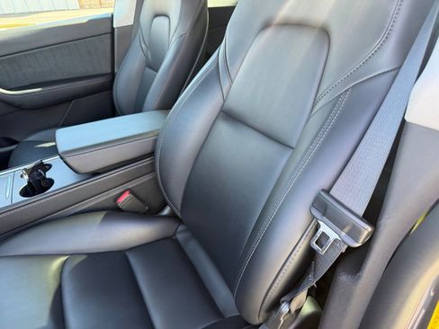 Used 2022 Tesla Model Y Performance image 25