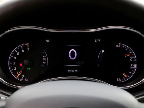 Used 2019 Jeep Grand Cherokee Limited image 15